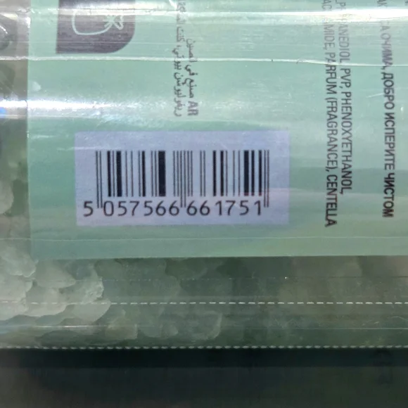 Revolution Aura Fix Aventurine Fixing Spray Makeup Setting Spray 2.87 fl oz - Picture 12 of 12